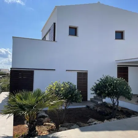 D'es Bot Вилла